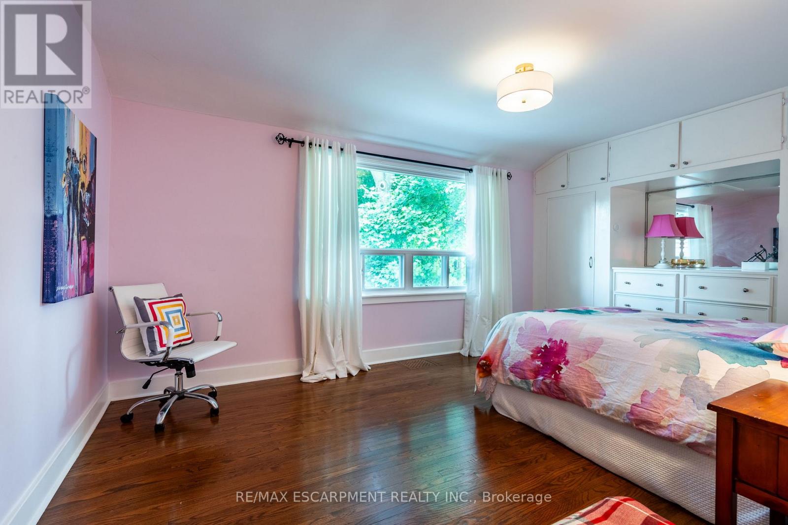 Photo 21 of 60 Inverness Avenue W, Hamilton ON