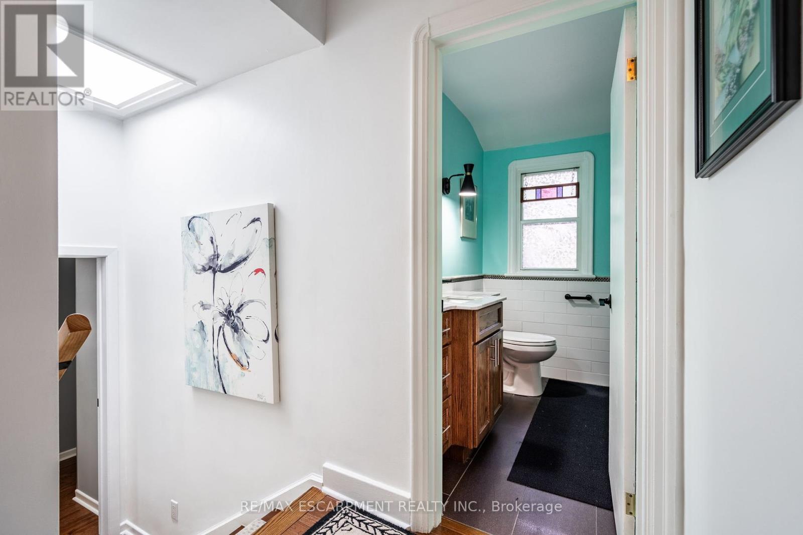 Photo 50 of 60 Inverness Avenue W, Hamilton ON