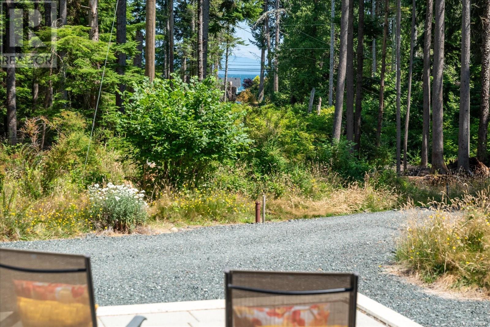 Photo 6 of 6208 Island Hwy W, Qualicum Beach BC