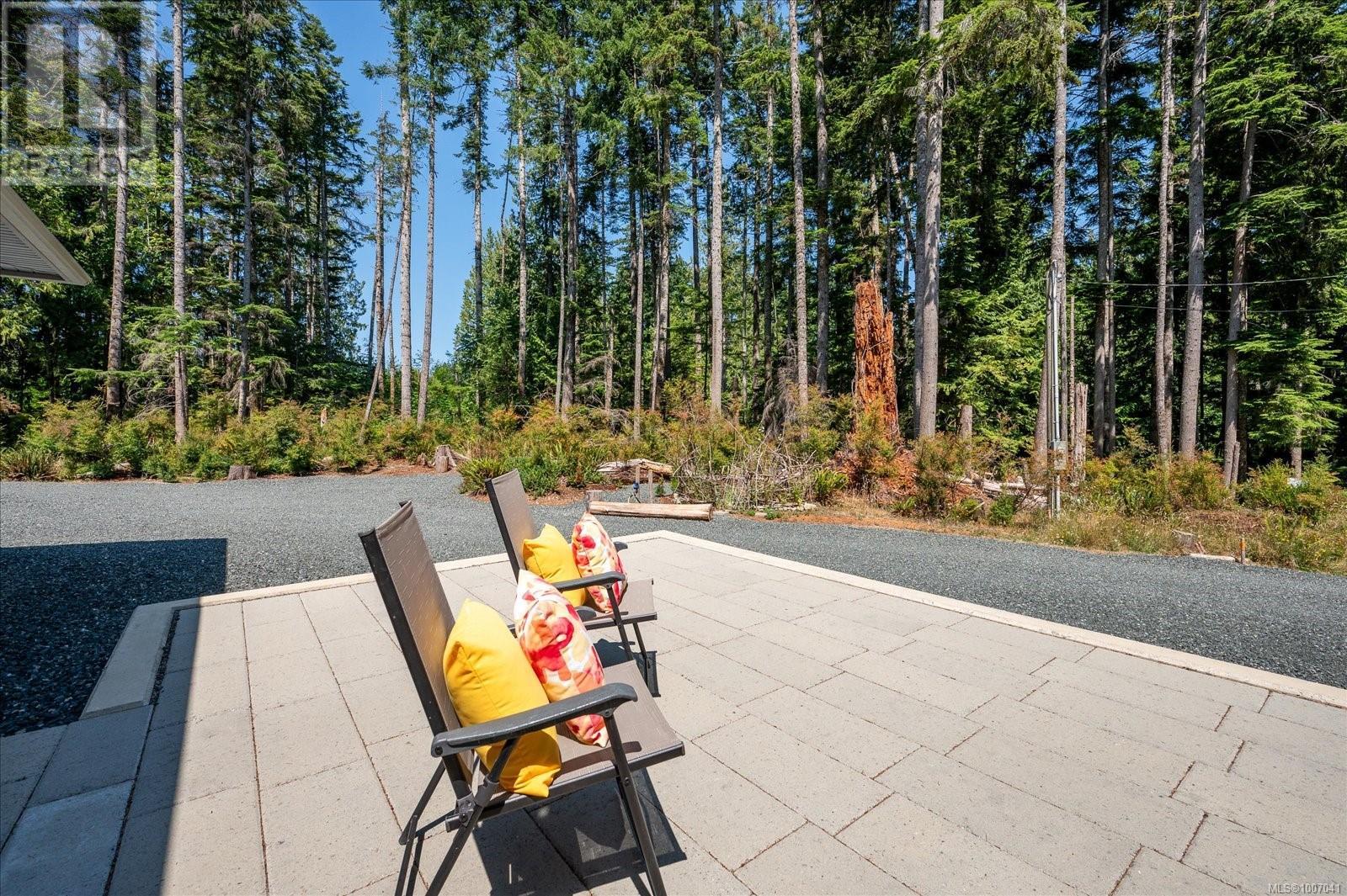 Photo 27 of 6208 Island Hwy W, Qualicum Beach BC