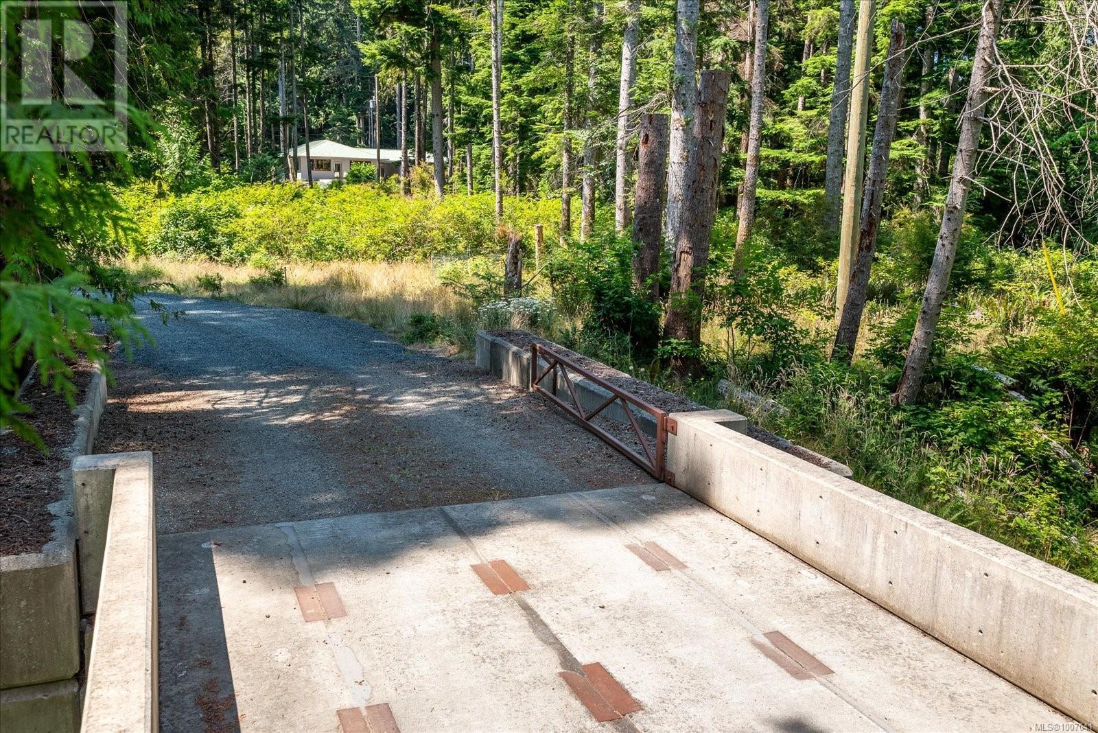 Photo 39 of 6208 Island Hwy W, Qualicum Beach BC