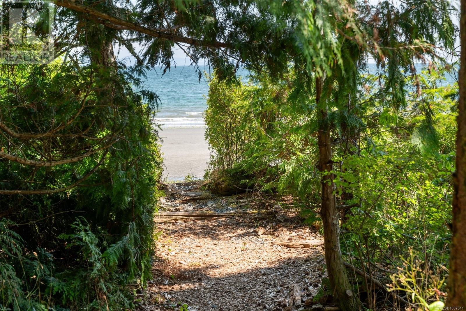 Photo 47 of 6208 Island Hwy W, Qualicum Beach BC