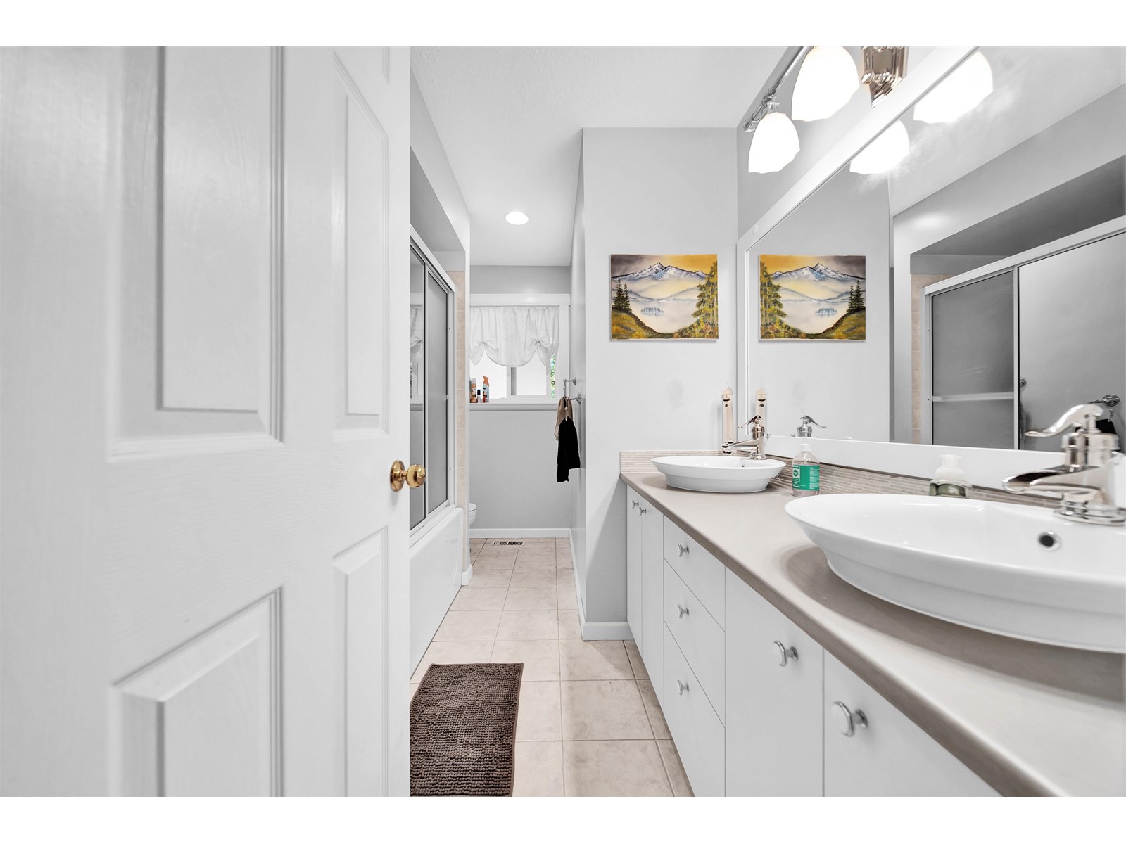 Photo 12 of 20680 44 A Avenue, Langley BC