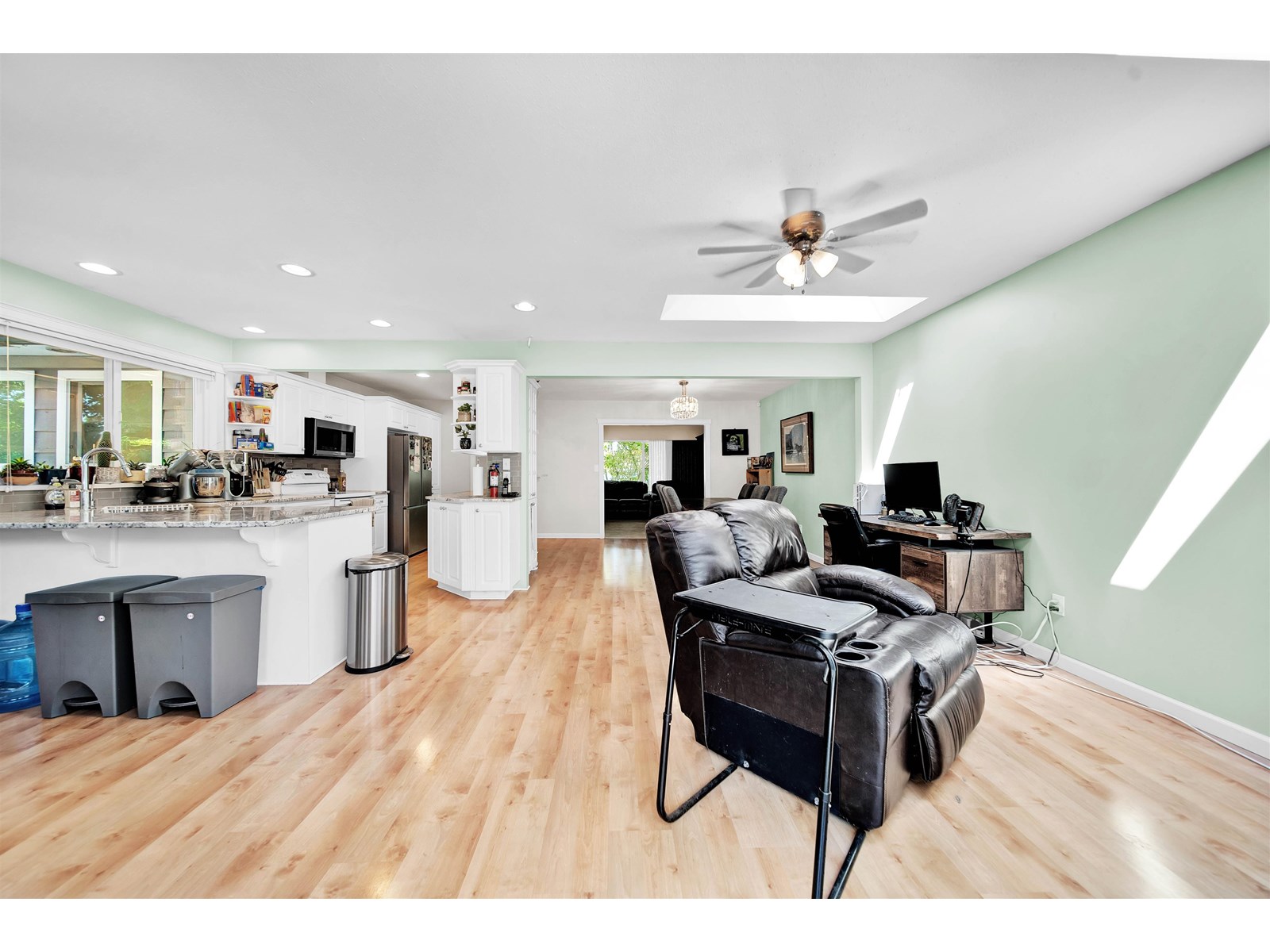 Photo 11 of 20680 44 A Avenue, Langley BC