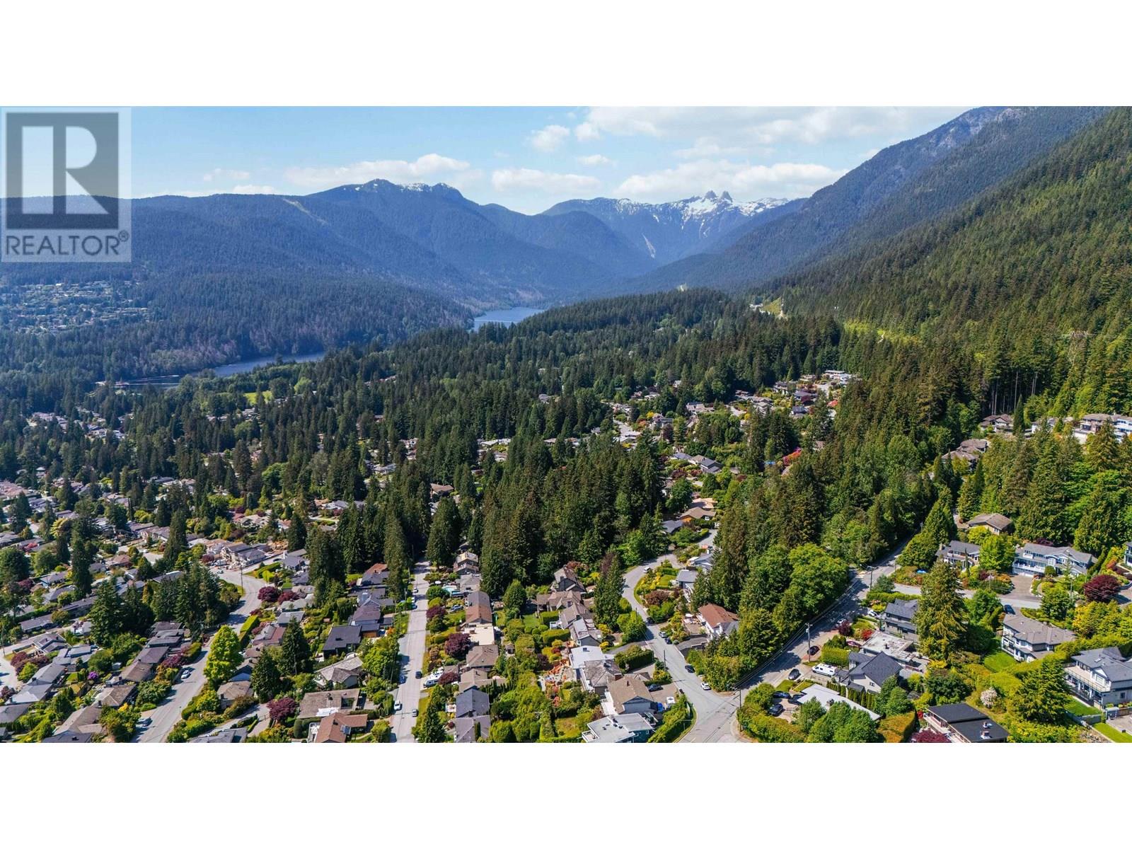 Photo 39 of 637 Alpine Court, North Vancouver BC