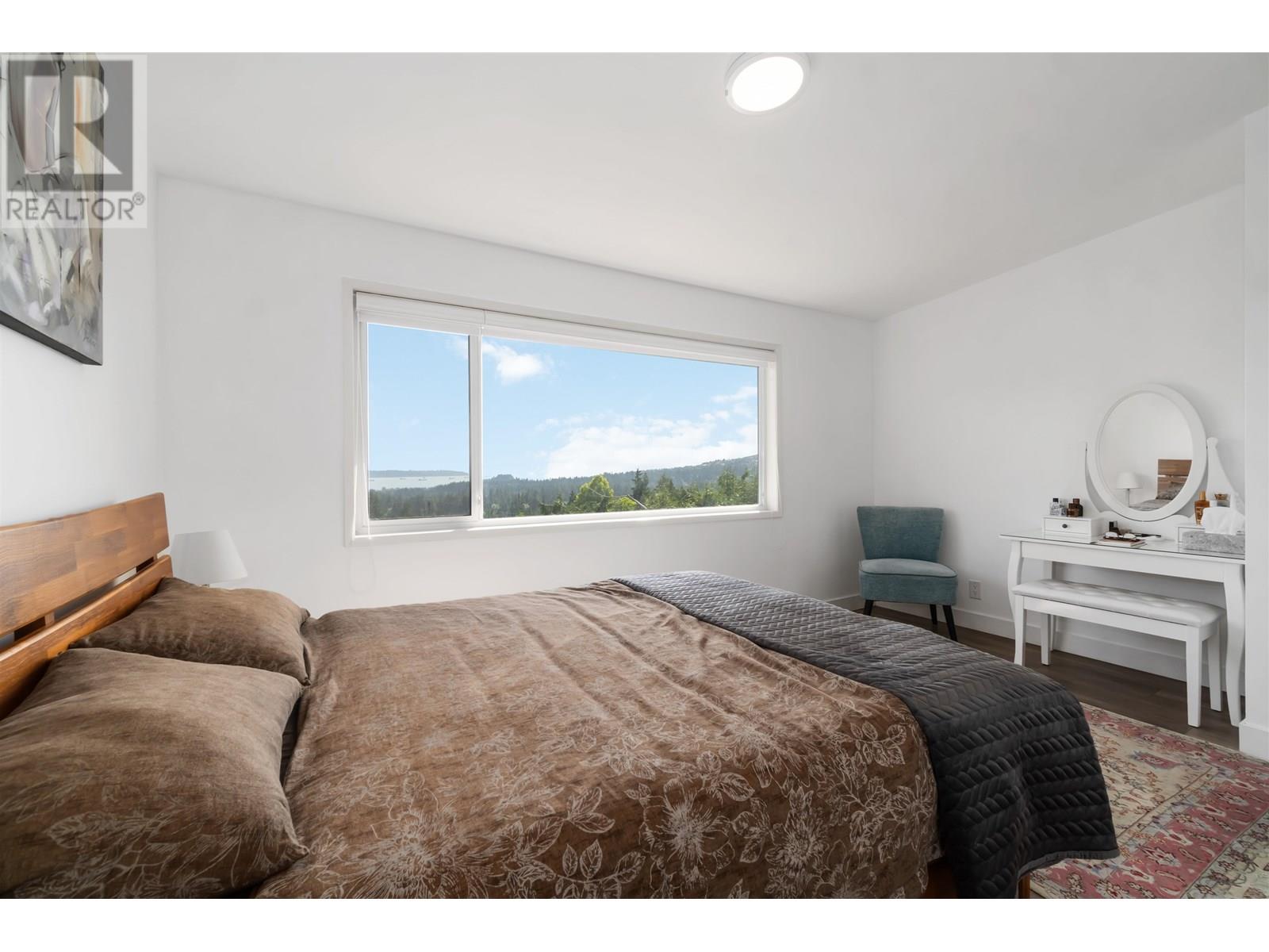 Photo 18 of 637 Alpine Court, North Vancouver BC