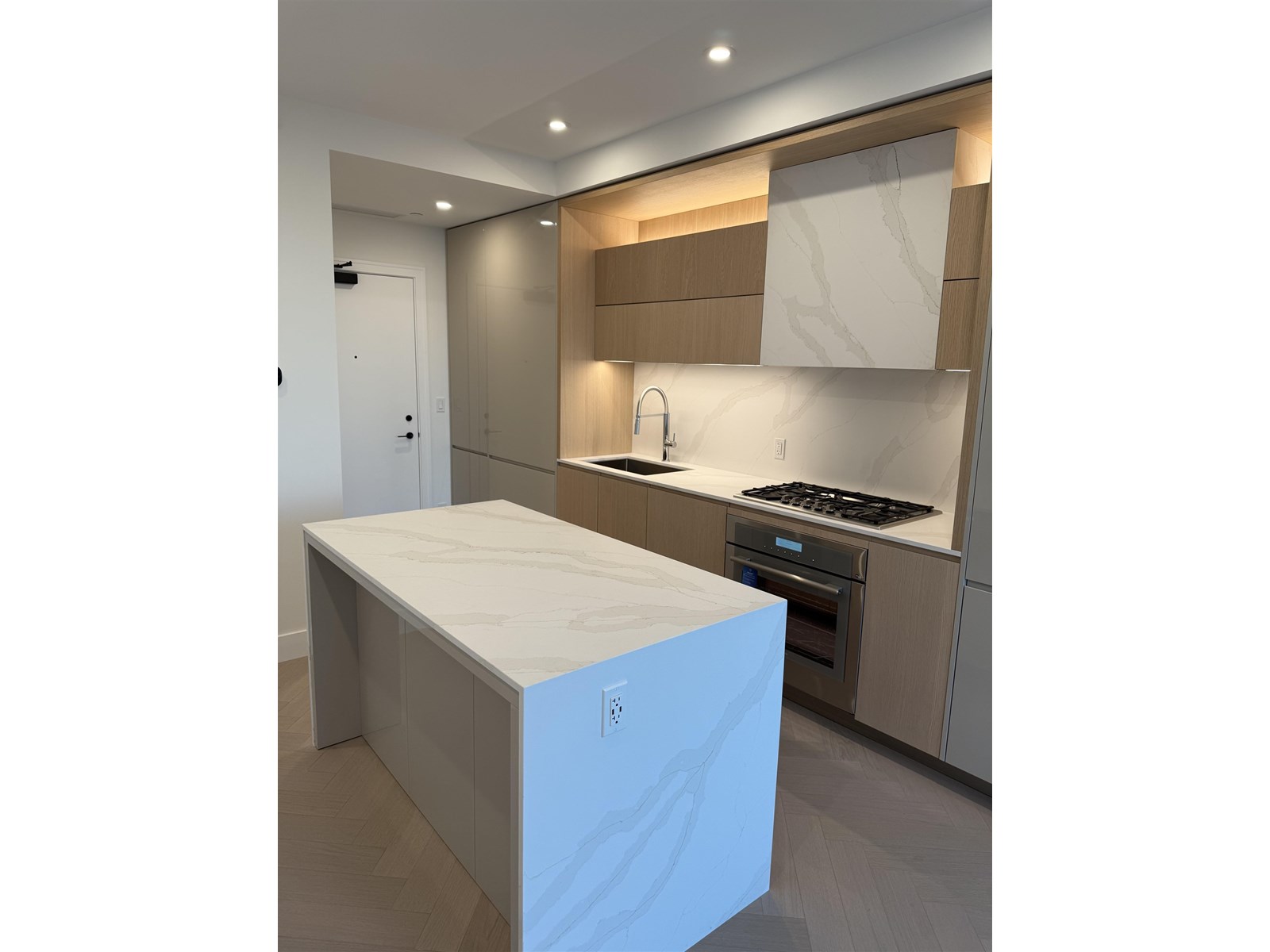 410 1342 JOHNSTON ROAD, White Rock
