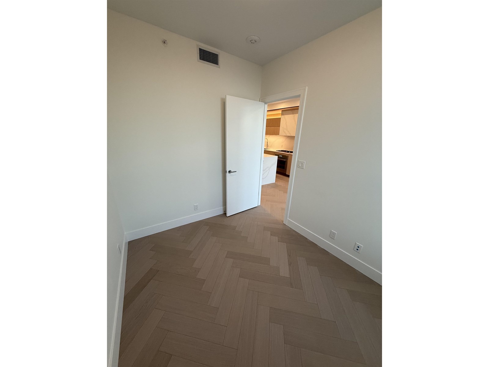410 1342 JOHNSTON ROAD, White Rock