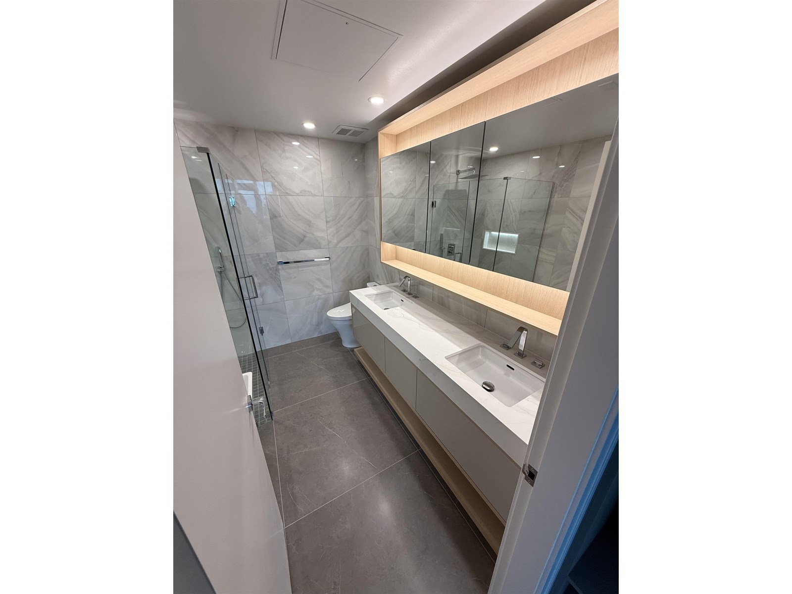 410 1342 JOHNSTON ROAD, White Rock