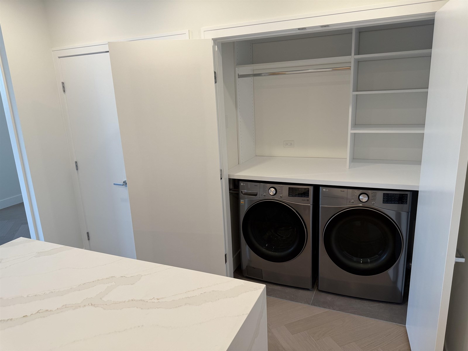 410 1342 JOHNSTON ROAD, White Rock