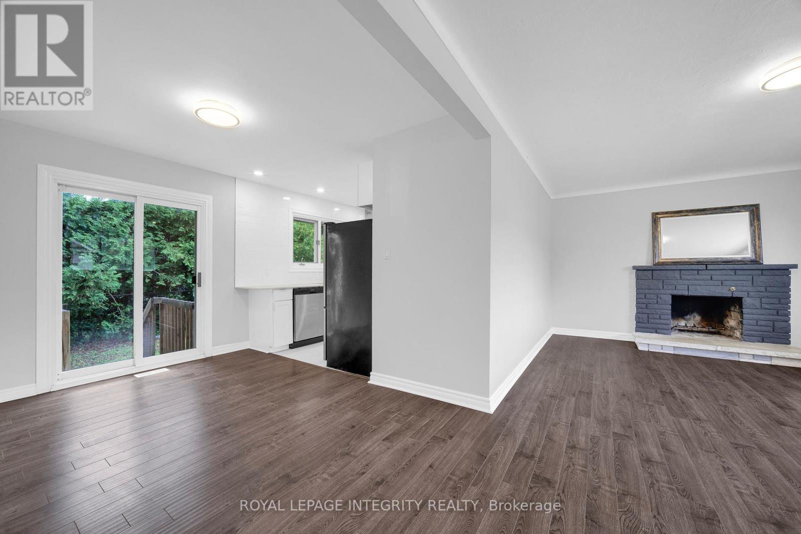 Photo 12 of 18 Sullivan Avenue, Ottawa ON