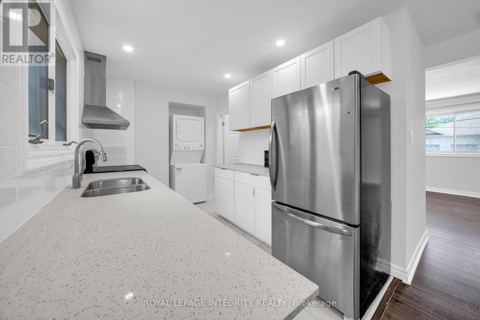 Photo 17 of 18 Sullivan Avenue, Ottawa ON