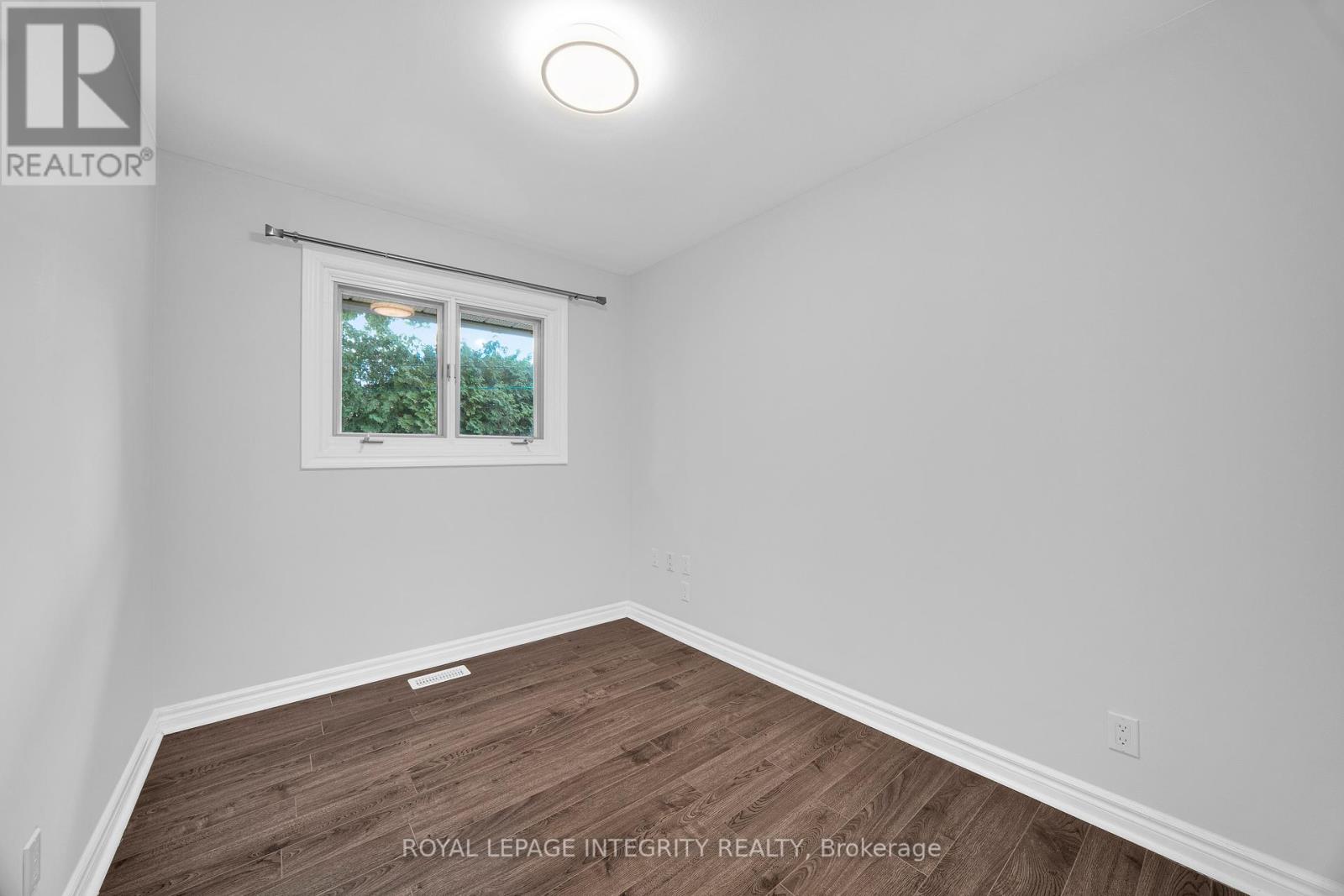 Photo 23 of 18 Sullivan Avenue, Ottawa ON