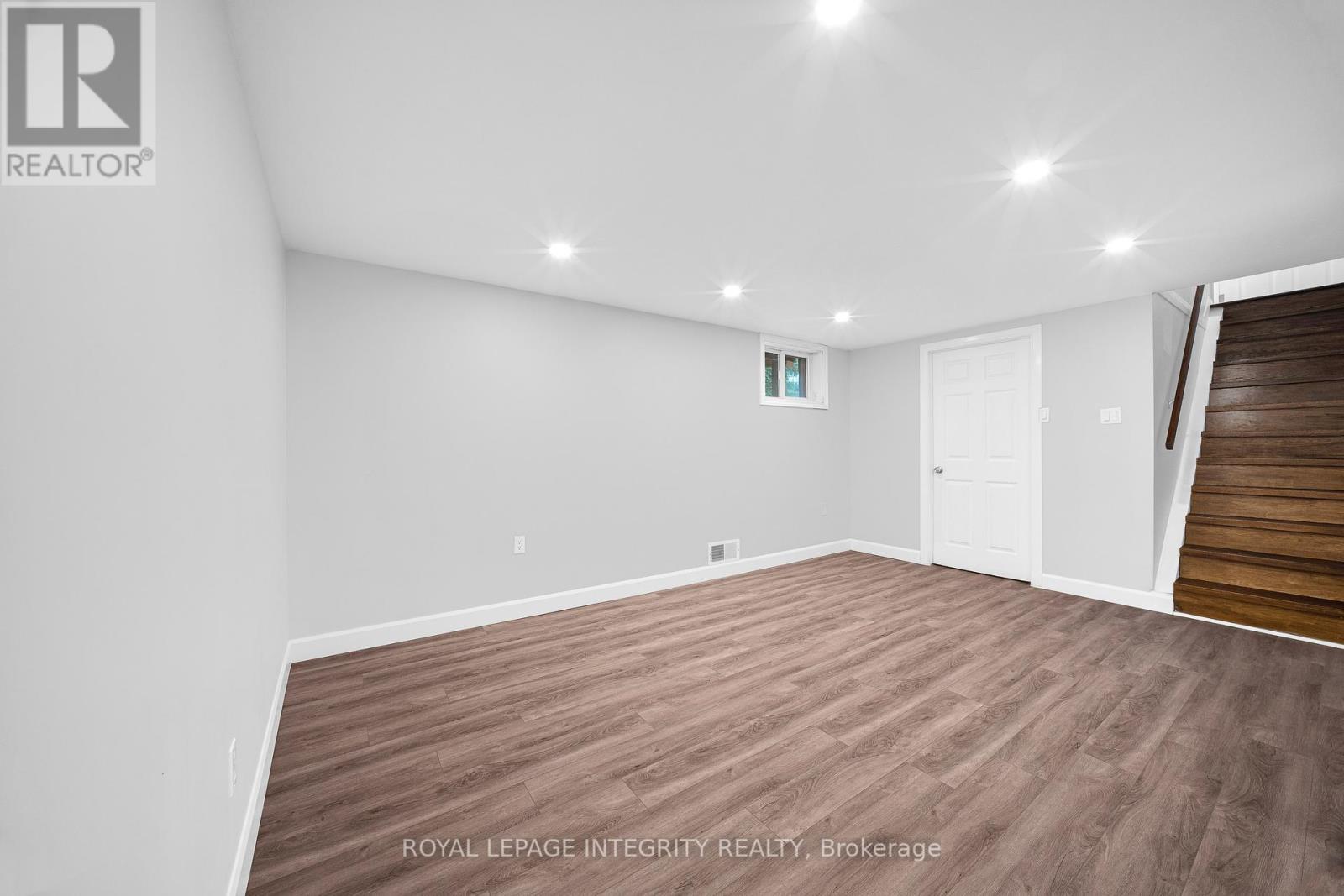 Photo 31 of 18 Sullivan Avenue, Ottawa ON