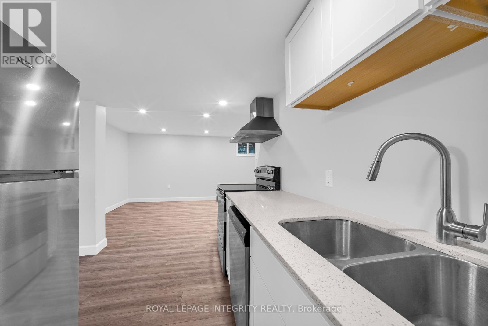 Photo 34 of 18 Sullivan Avenue, Ottawa ON