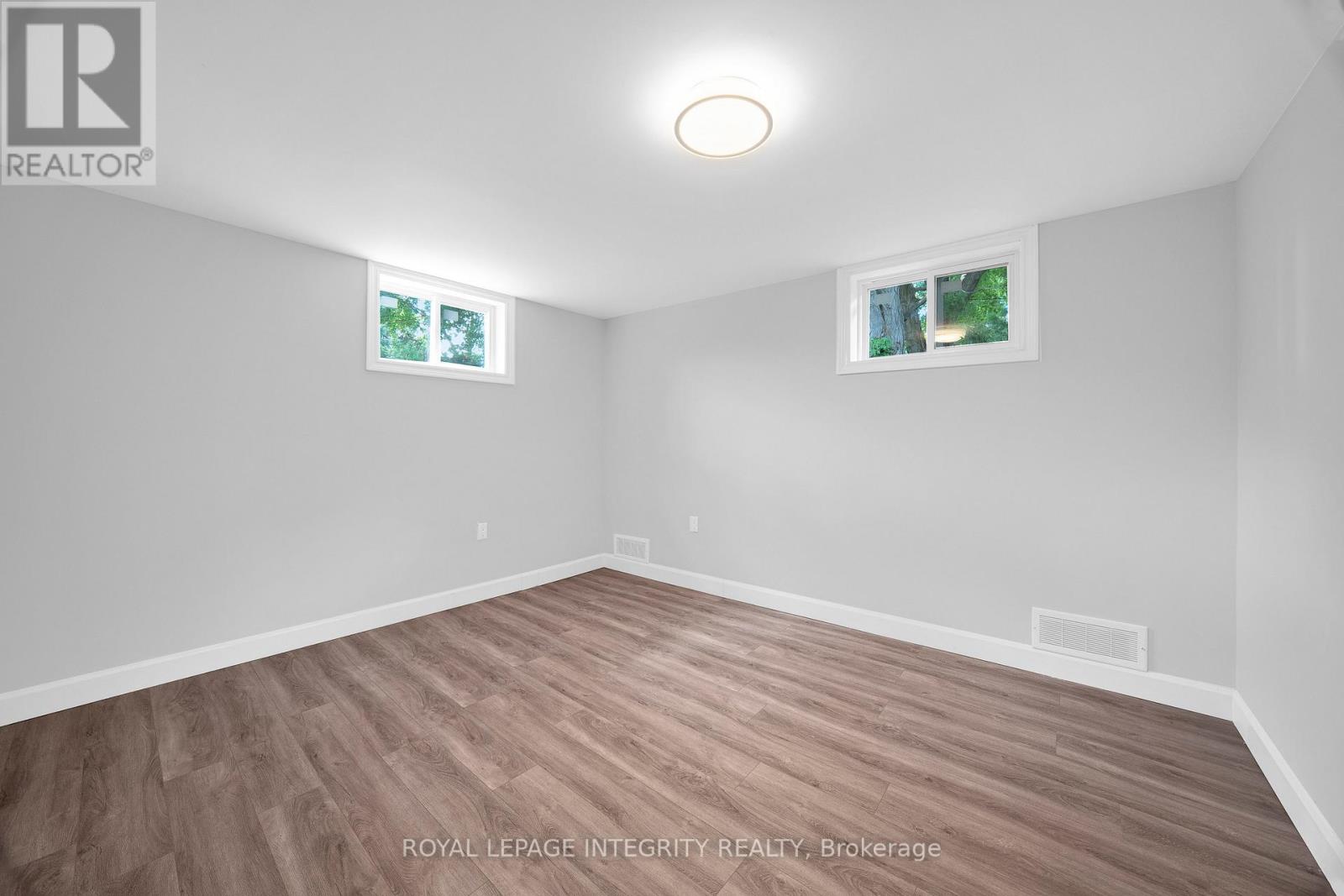 Photo 36 of 18 Sullivan Avenue, Ottawa ON
