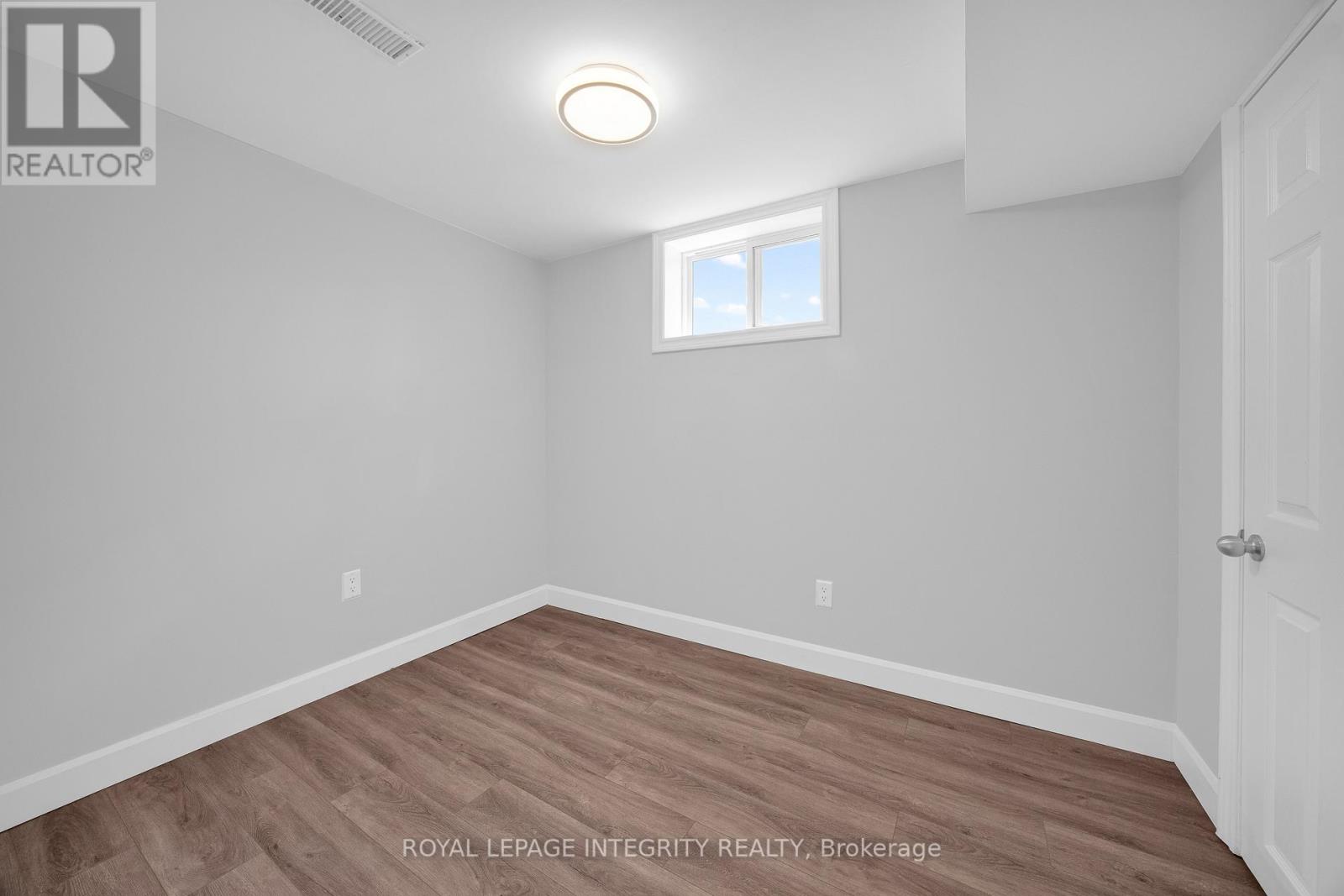 Photo 38 of 18 Sullivan Avenue, Ottawa ON