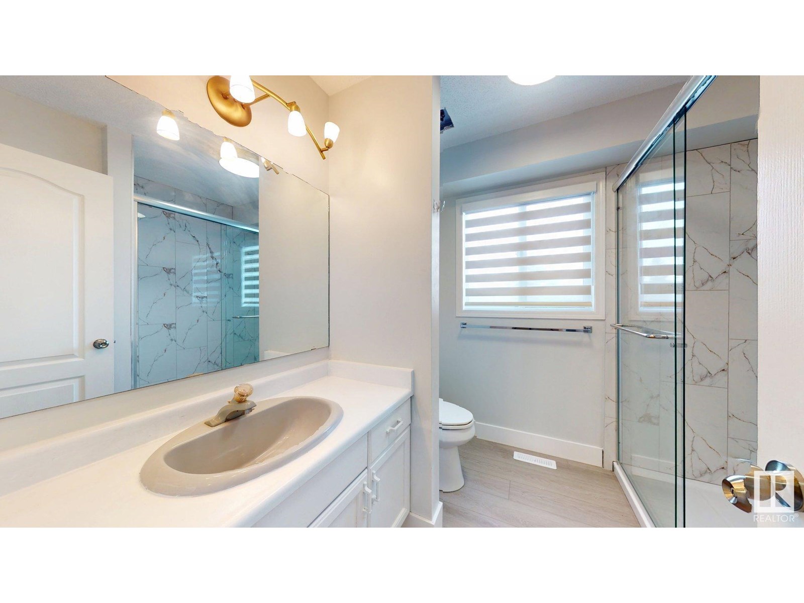Photo 16 of 1415 49 A St Nw, Edmonton AB