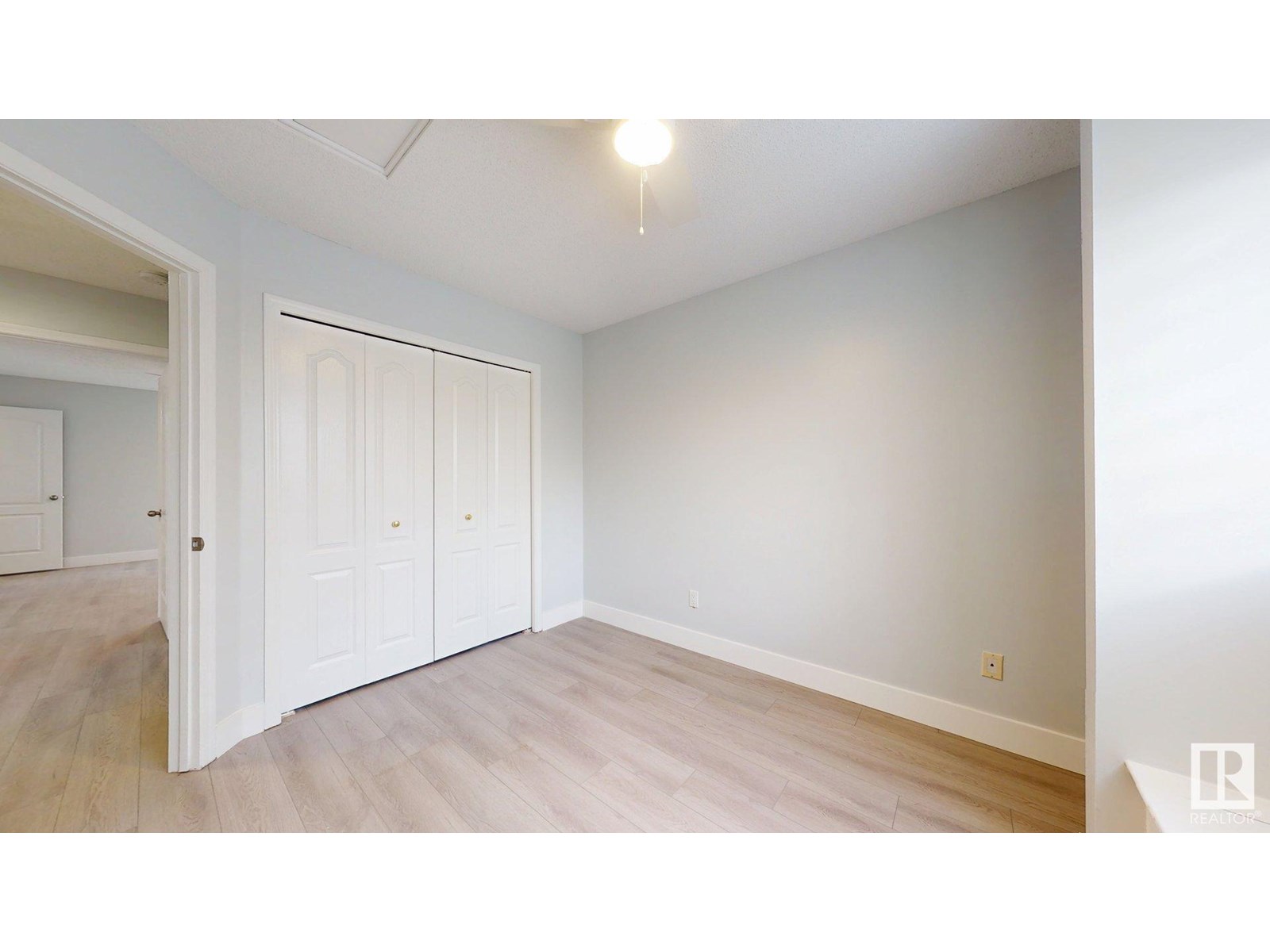 Photo 18 of 1415 49 A St Nw, Edmonton AB
