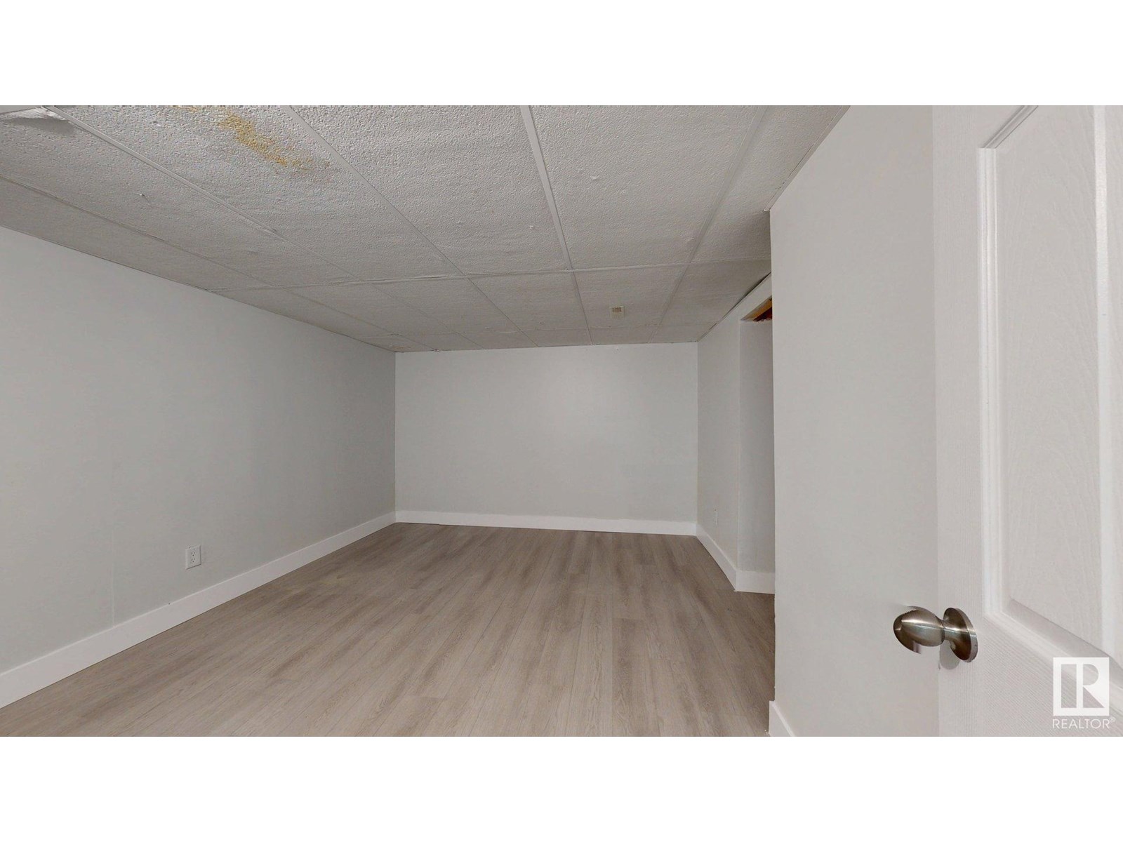 Photo 37 of 1415 49 A St Nw, Edmonton AB