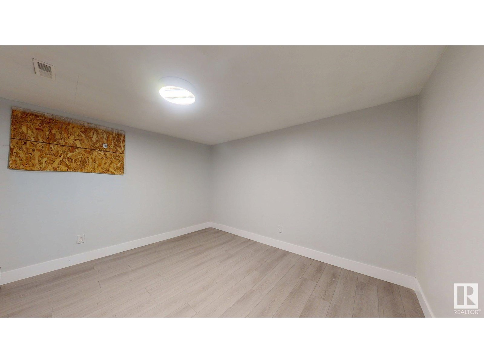 Photo 31 of 1415 49 A St Nw, Edmonton AB