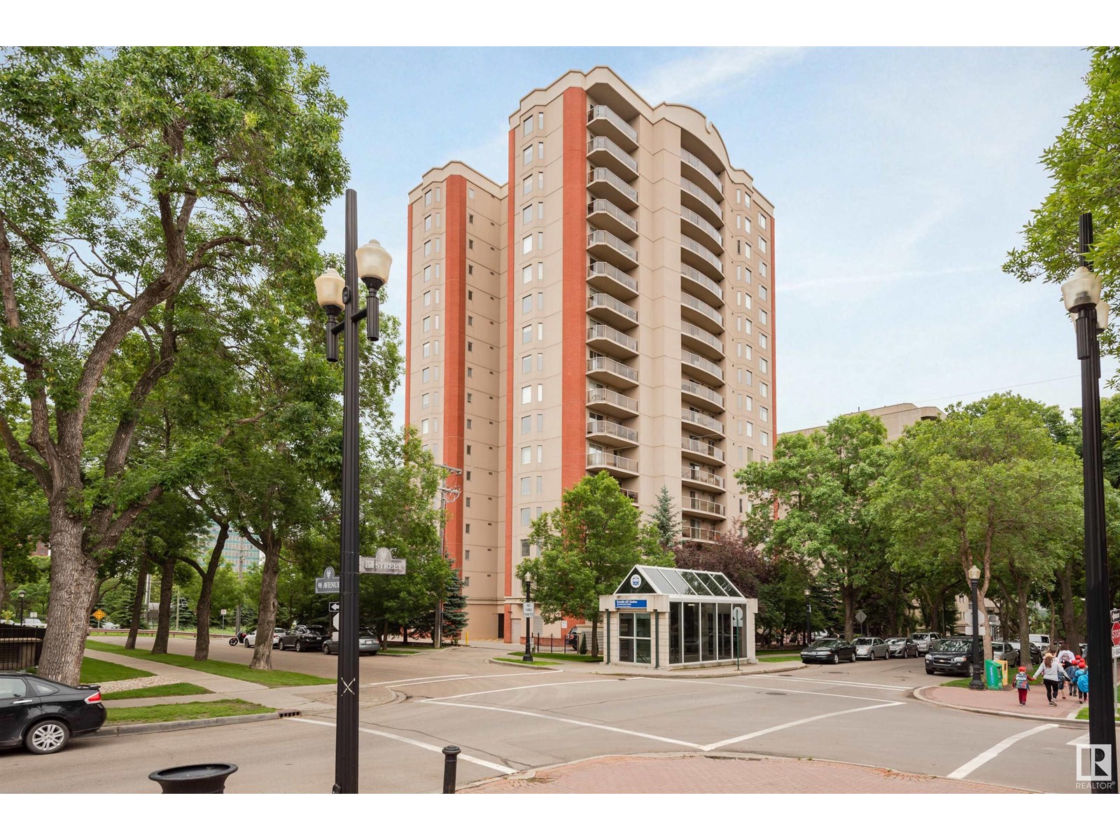Photo 15 of 202 9741 110 St Nw, Edmonton AB