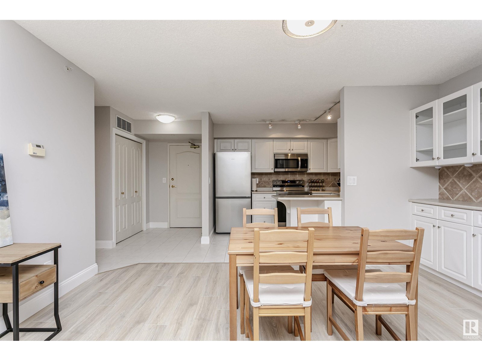 Photo 9 of 202 9741 110 St Nw, Edmonton AB