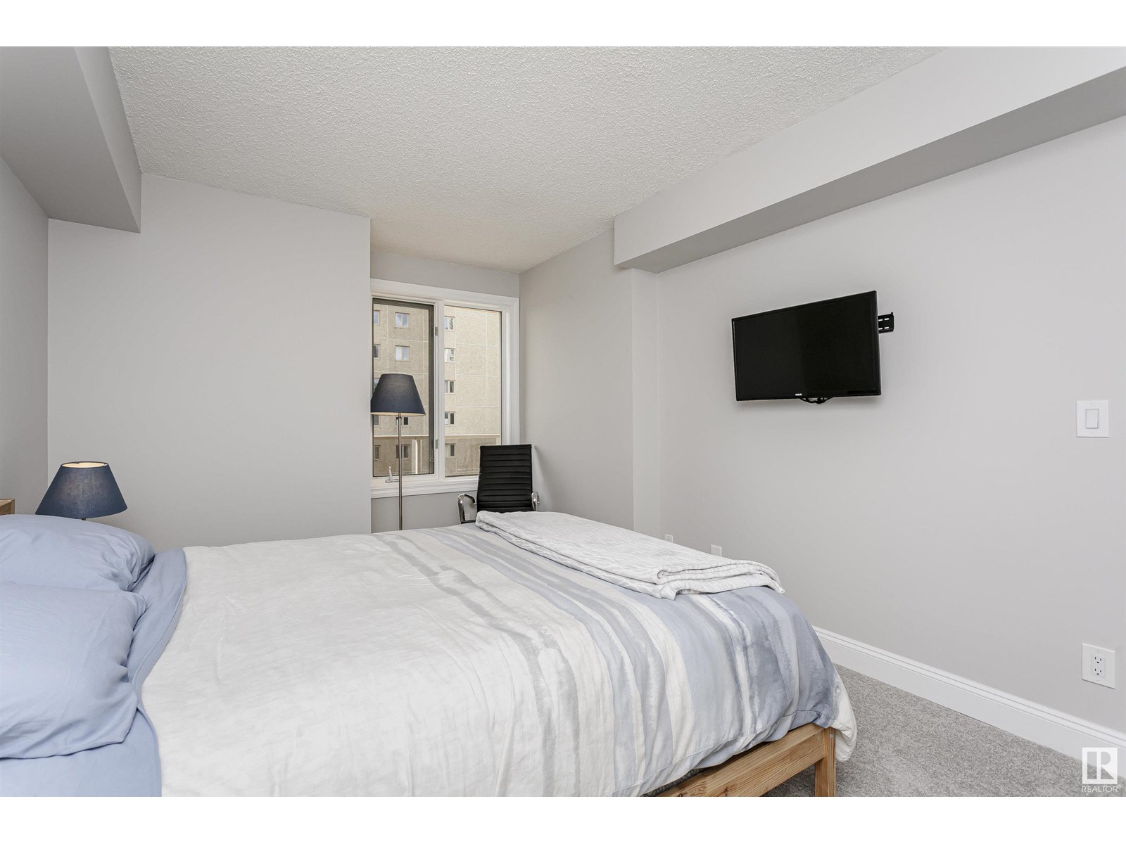 Photo 2 of 202 9741 110 St Nw, Edmonton AB