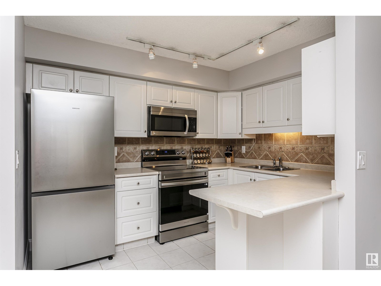 Photo 48 of 202 9741 110 St Nw, Edmonton AB