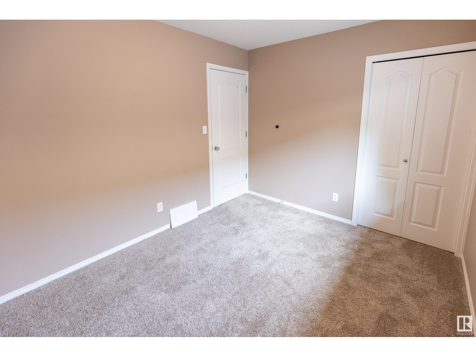 Photo 19 of 84 Ridgepoint Wy, Sherwood Park AB