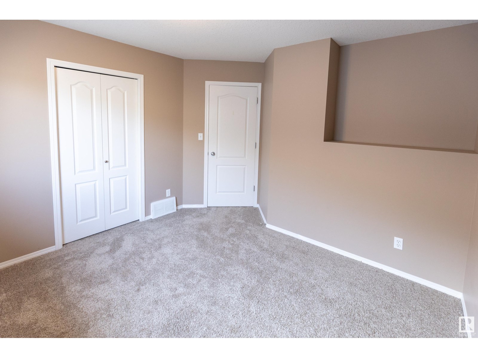 Photo 17 of 84 Ridgepoint Wy, Sherwood Park AB