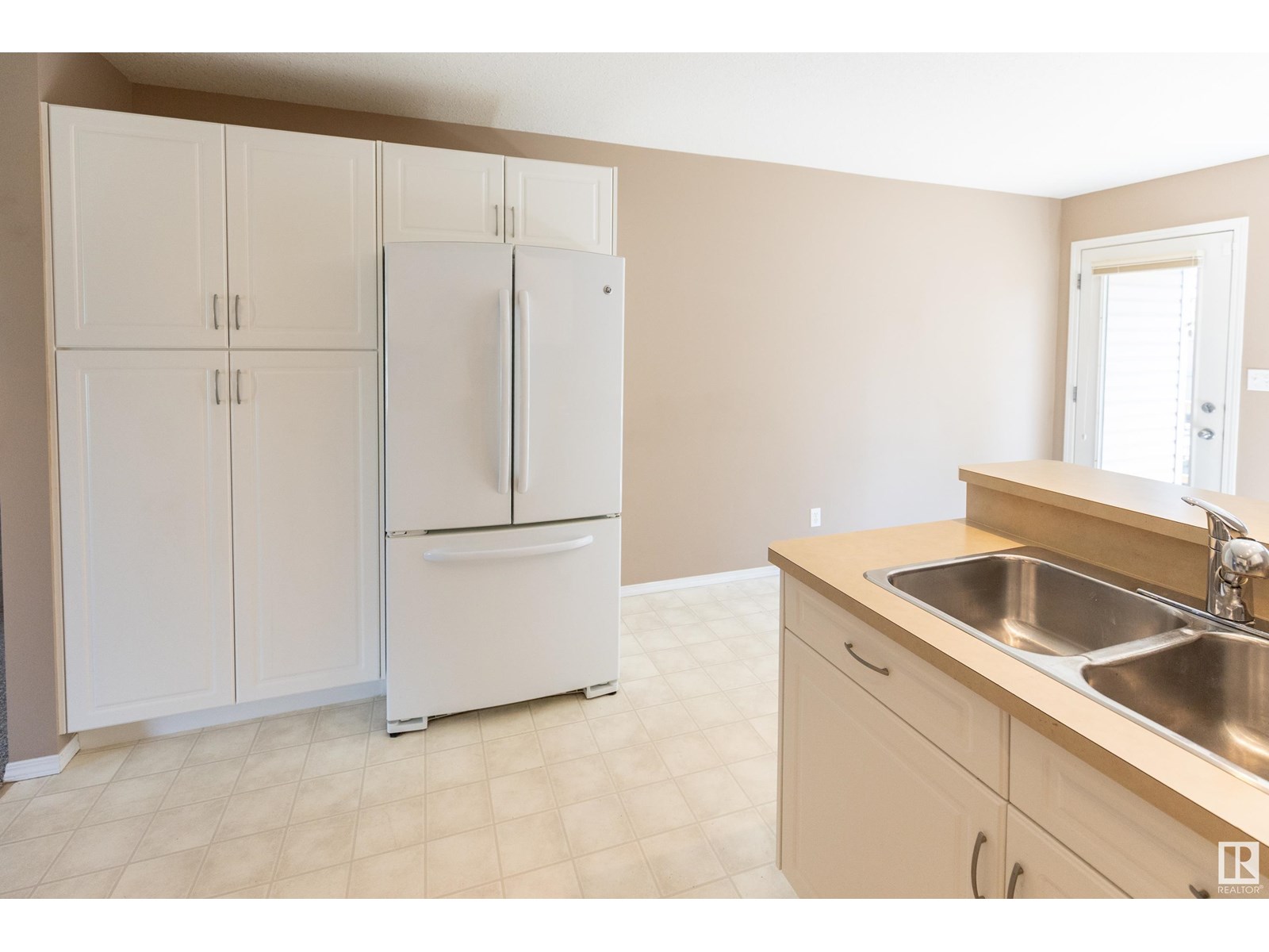 Photo 12 of 84 Ridgepoint Wy, Sherwood Park AB