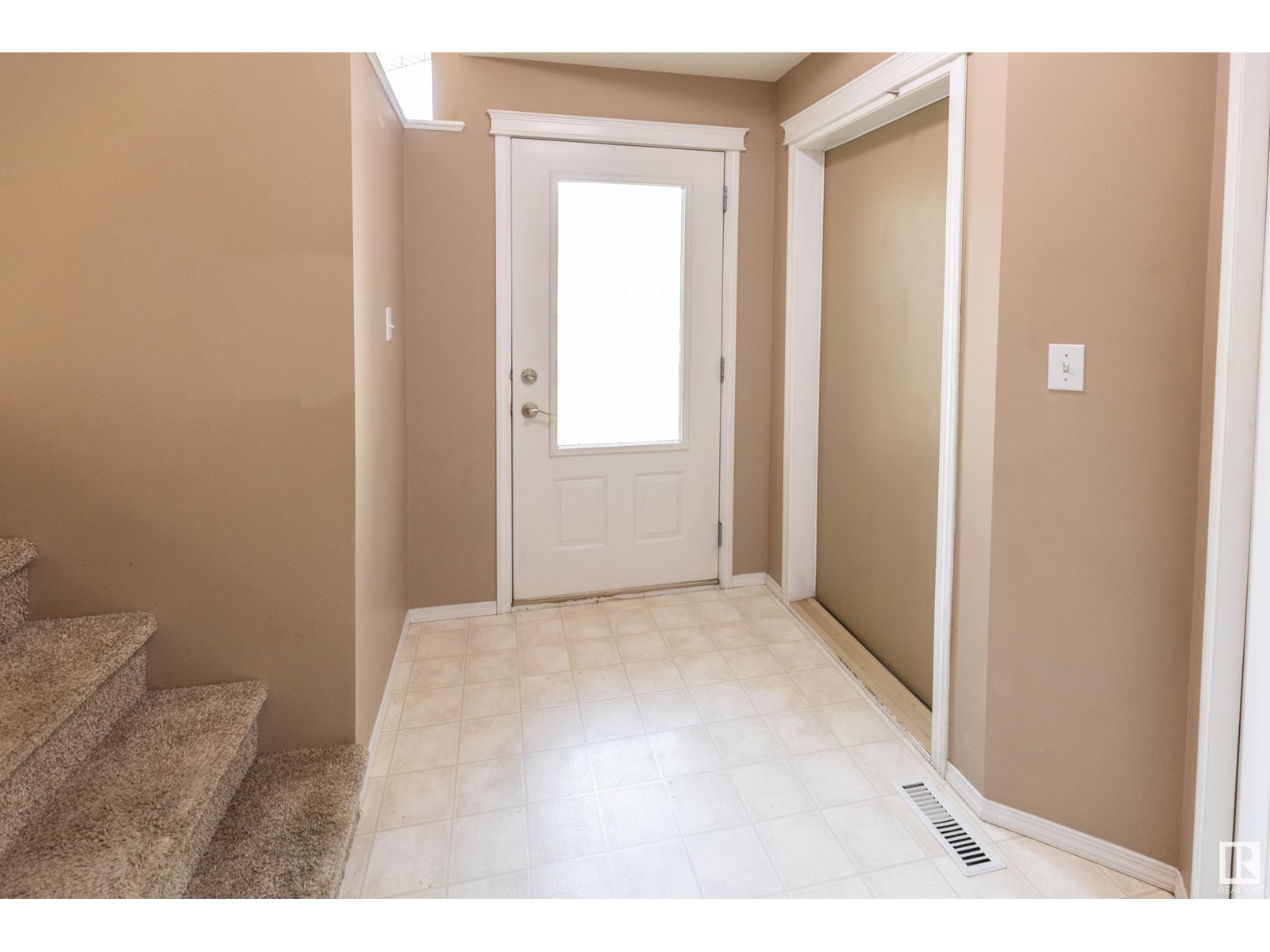 Photo 3 of 84 Ridgepoint Wy, Sherwood Park AB