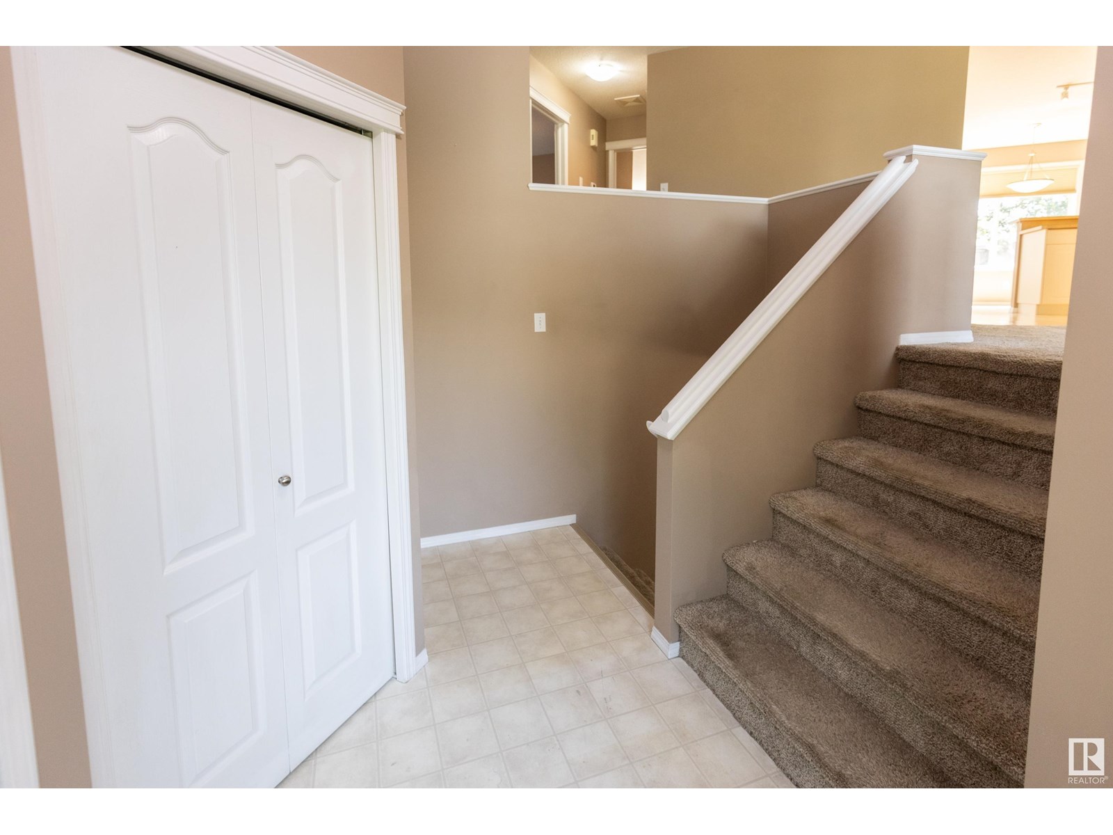 Photo 4 of 84 Ridgepoint Wy, Sherwood Park AB
