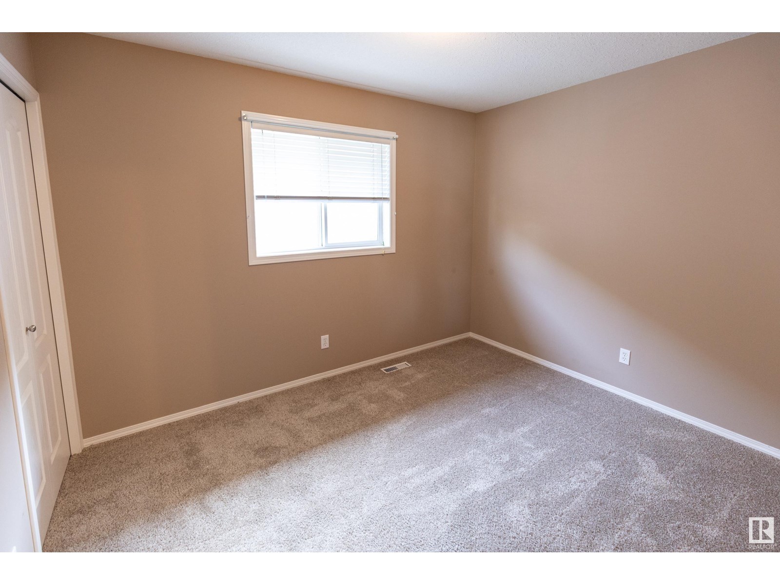 Photo 18 of 84 Ridgepoint Wy, Sherwood Park AB