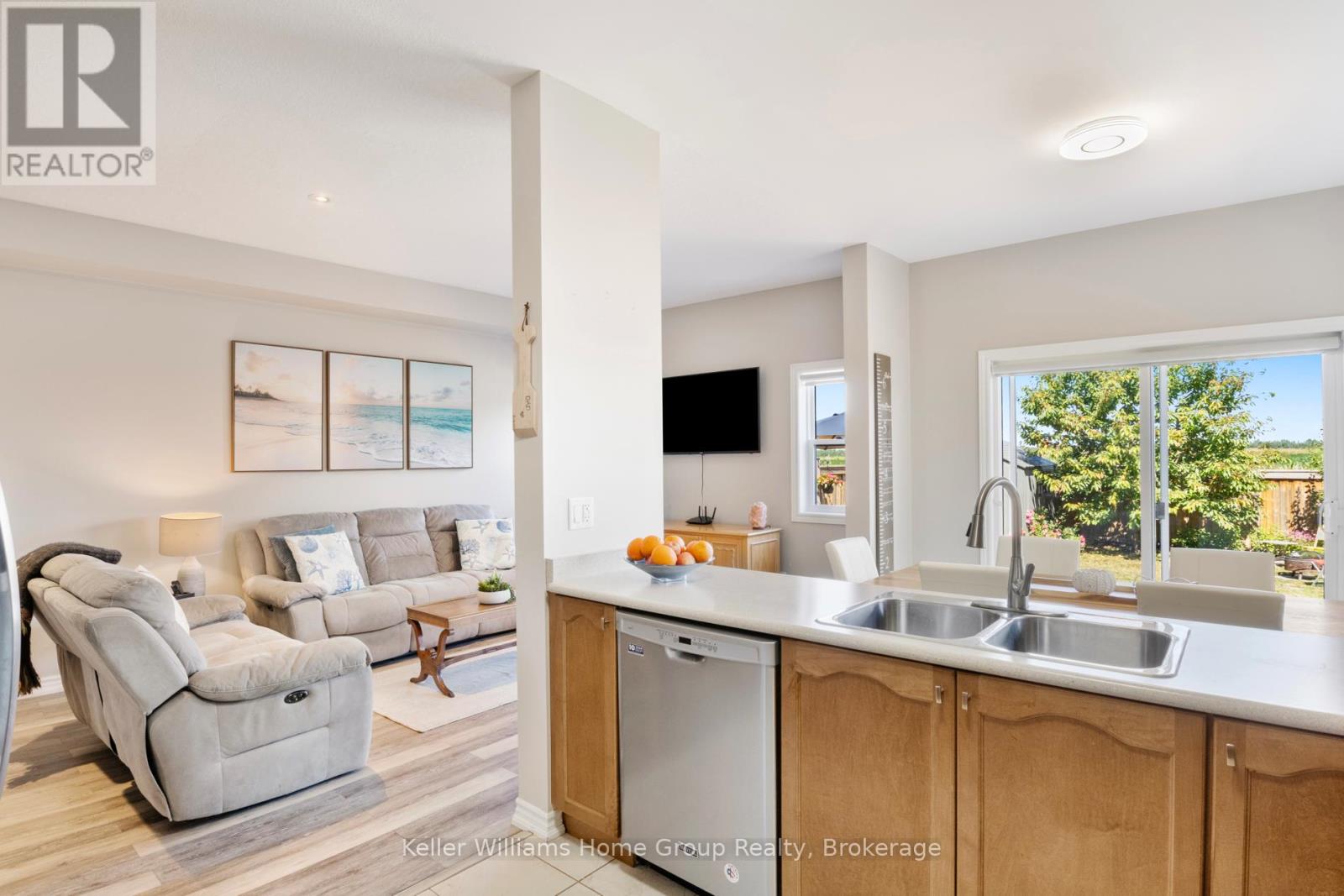 Photo 9 of 115 Courtney Street, Centre Wellington ON