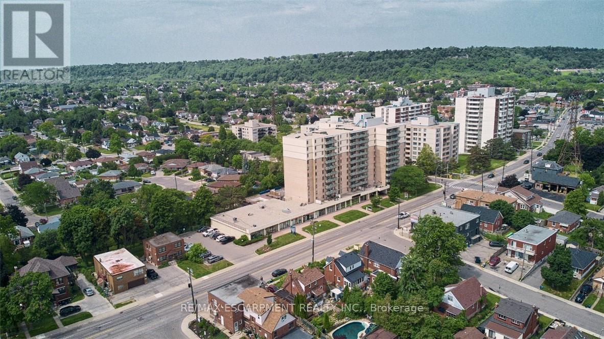 Photo 4 of 2138 King Street E, Hamilton ON