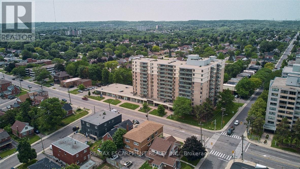 Photo 2 of 2138 King Street E, Hamilton ON