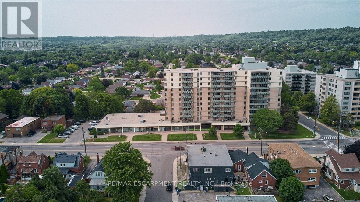 Photo 5 of 2138 King Street E, Hamilton ON