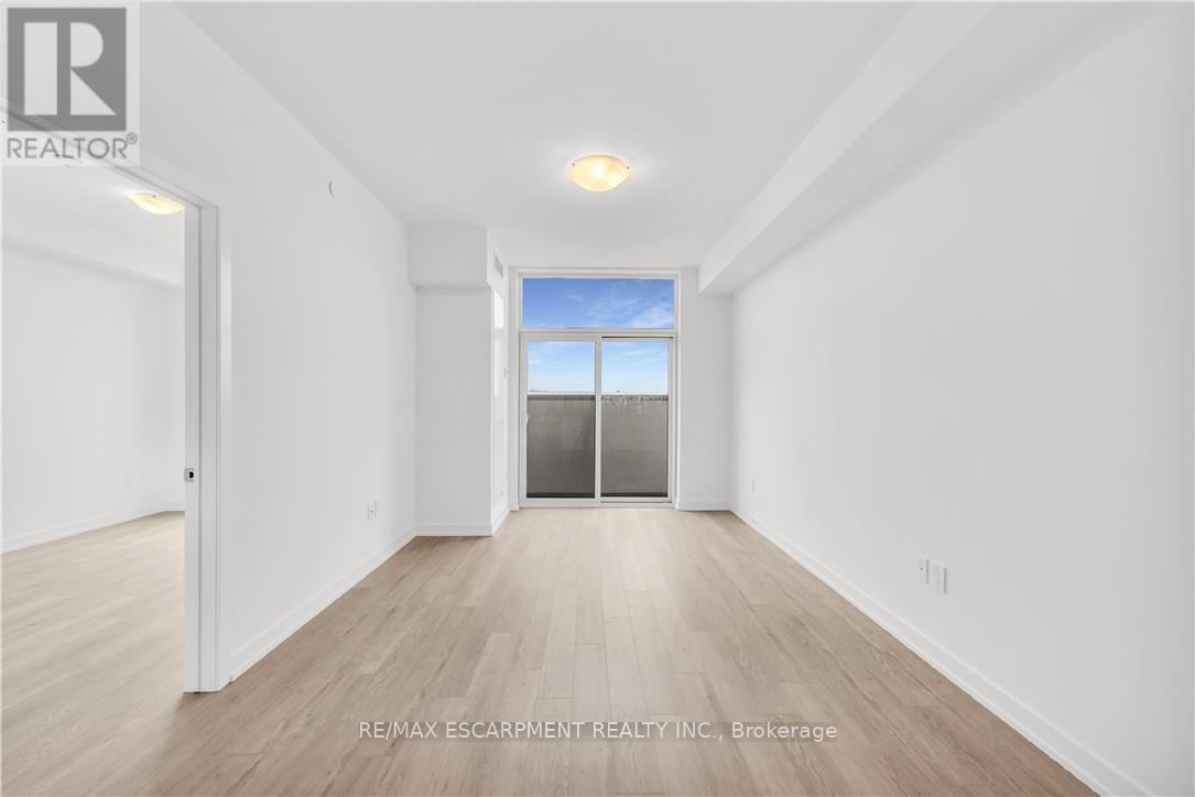 Photo 12 of 335 10 Mallard Trail, Hamilton ON