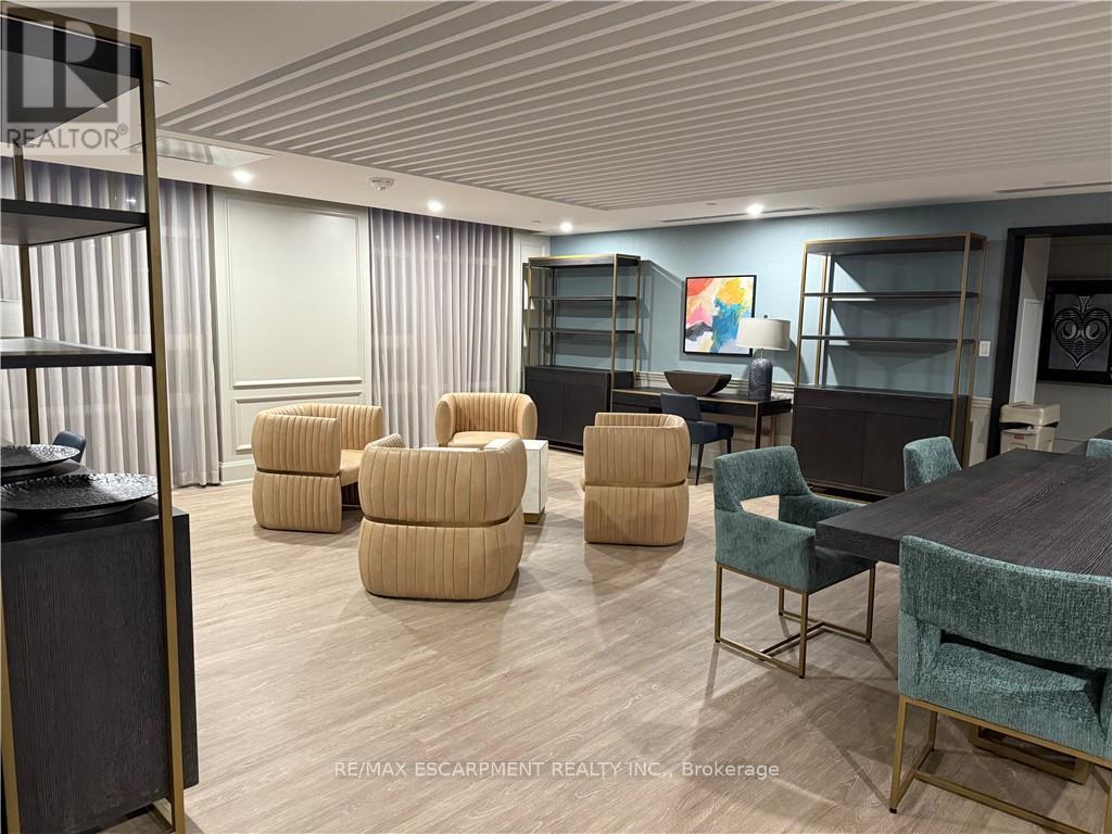 Photo 3 of 335 10 Mallard Trail, Hamilton ON