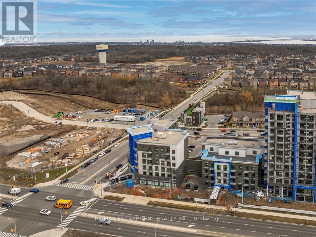 Photo 7 of 335 10 Mallard Trail, Hamilton ON