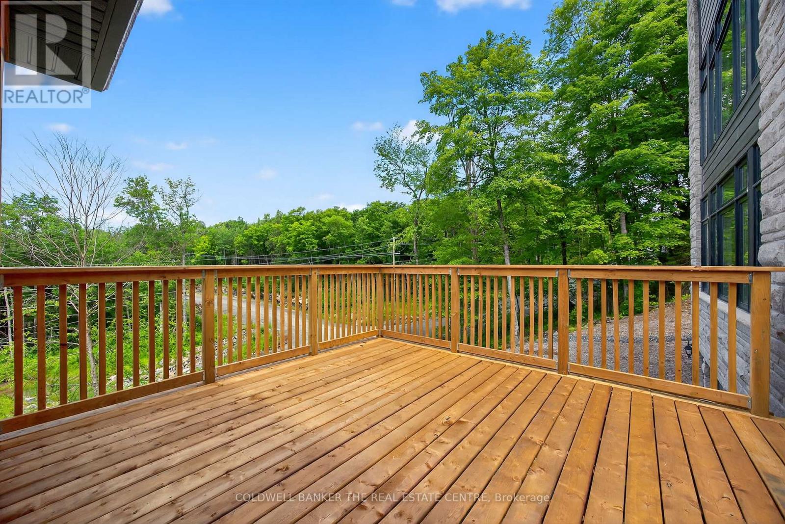 Photo 5 of 1008 Kingsridge Court, Lake Of Bays ON