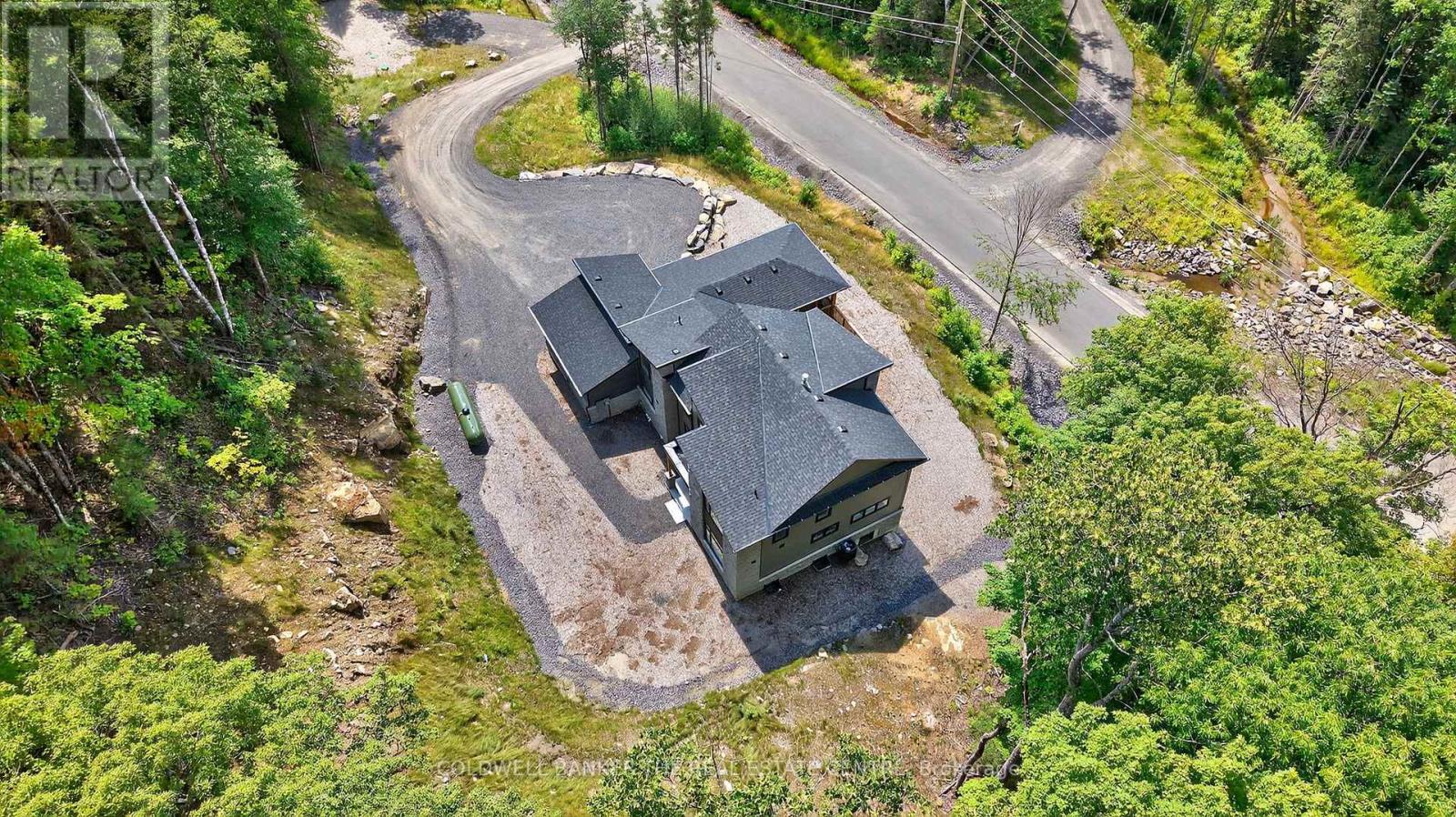 Photo 12 of 1008 Kingsridge Court, Lake Of Bays ON