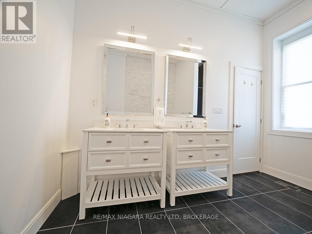 Photo 25 of 1561 North Shore Drive E, Haldimand ON