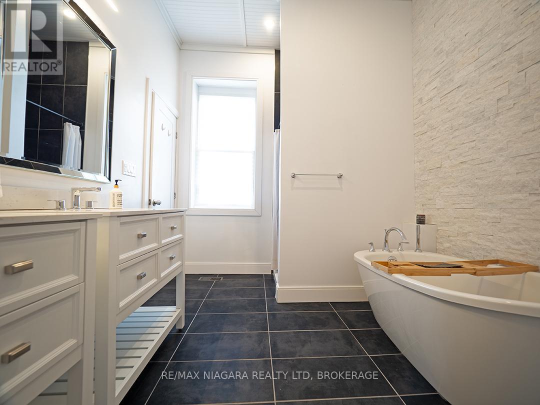 Photo 27 of 1561 North Shore Drive E, Haldimand ON