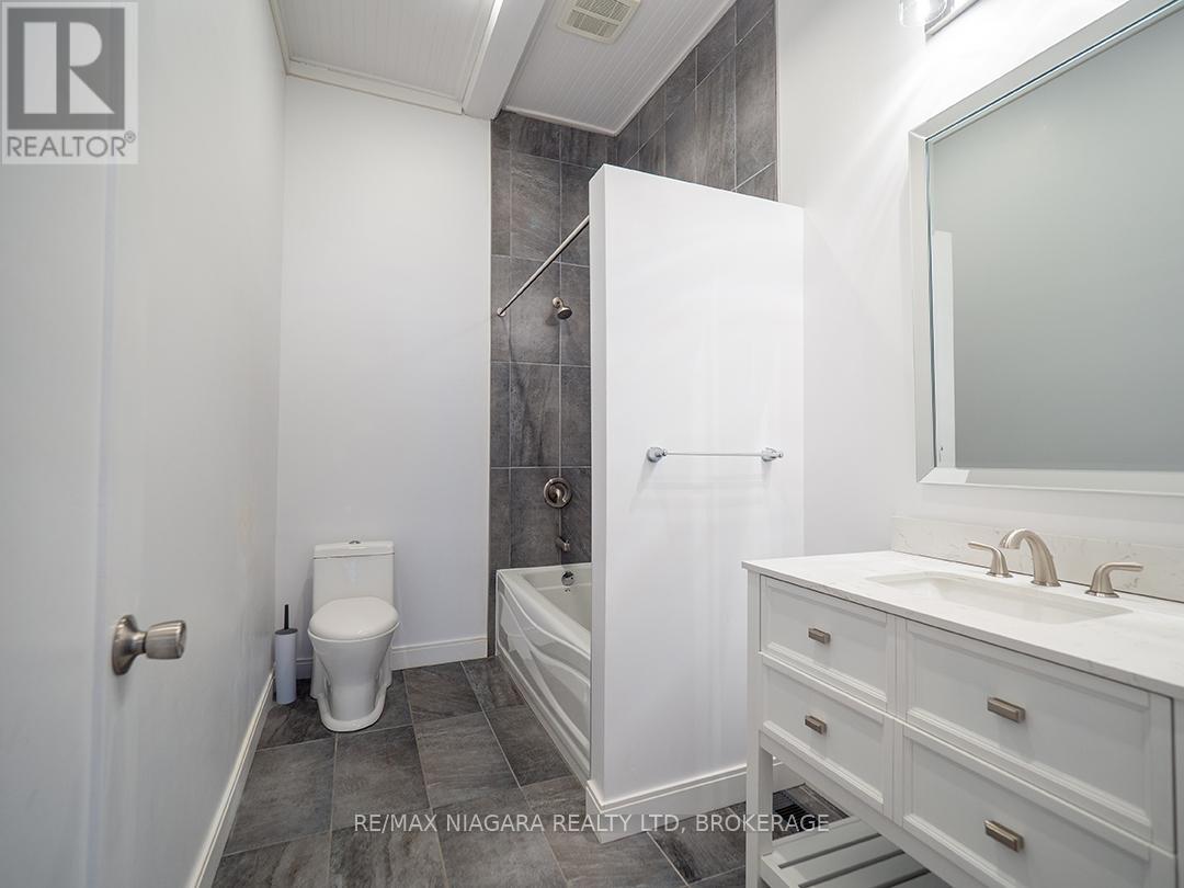 Photo 30 of 1561 North Shore Drive E, Haldimand ON