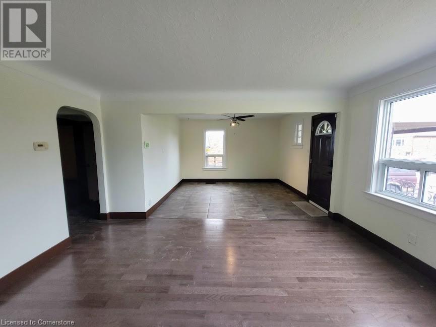 Photo 4 of 6476 Maranda Street, Niagara Falls ON
