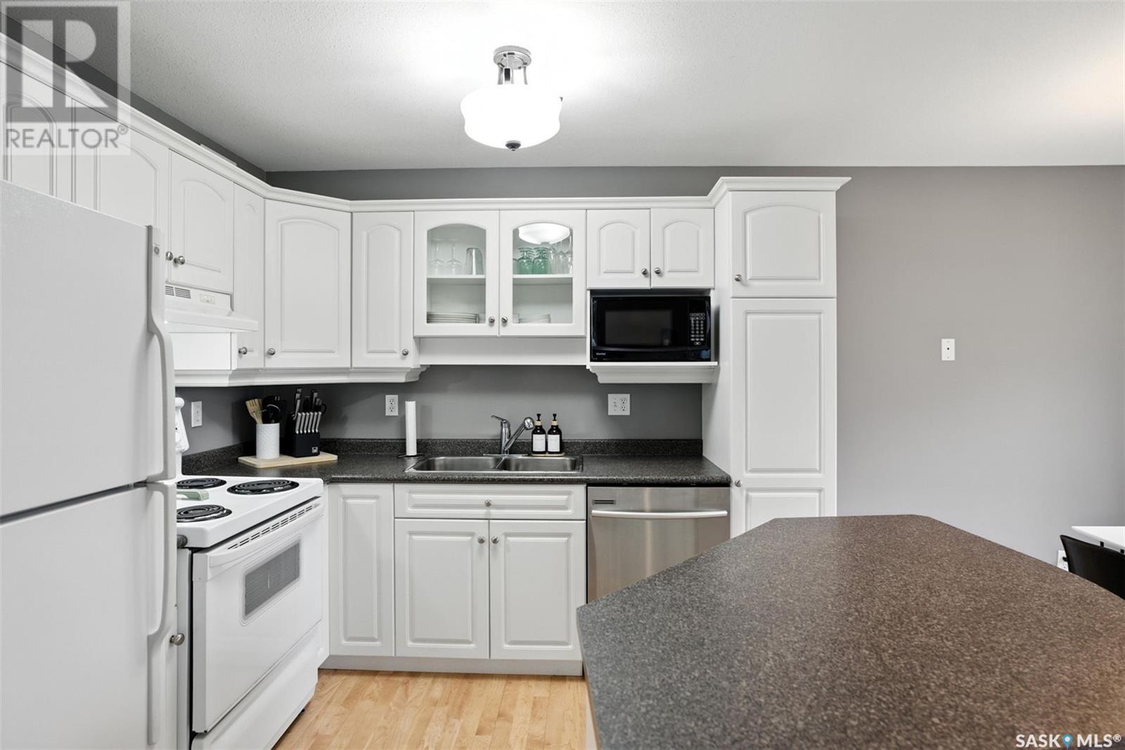 Photo 1 of 28 110 Banyan Crescent, Saskatoon SK