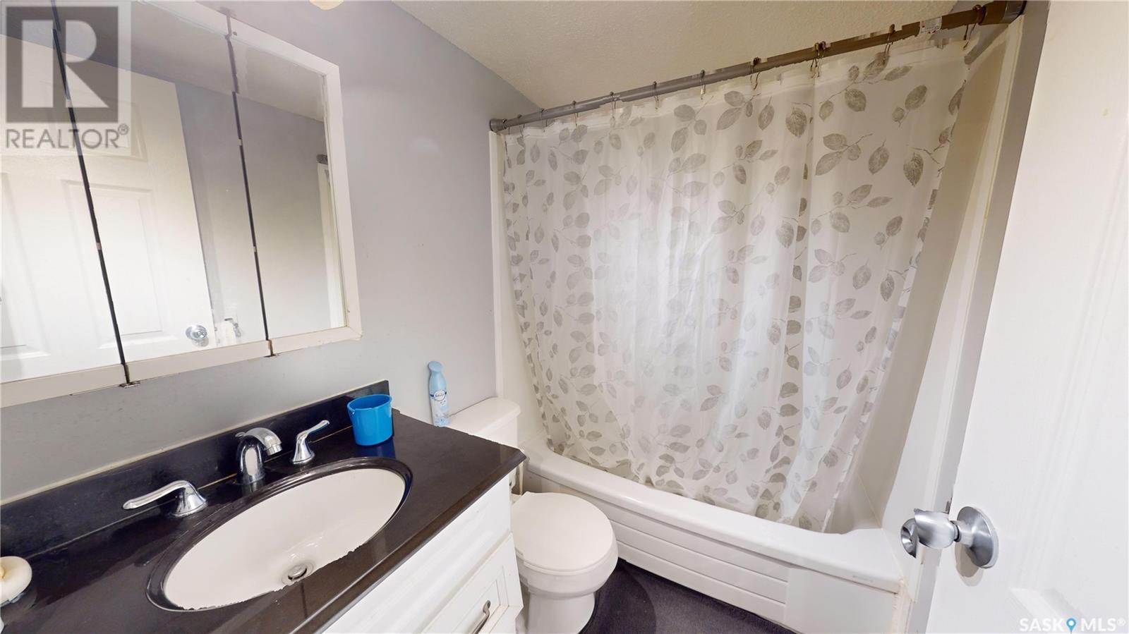 Photo 10 of 203 601 X Avenue S, Saskatoon SK